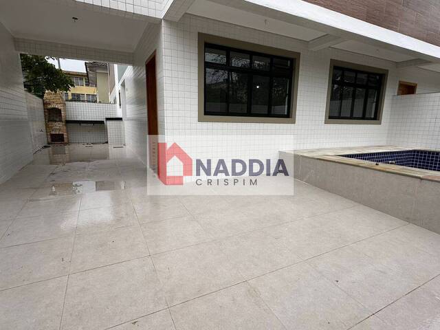 Sobrado para Venda em Santos - 4